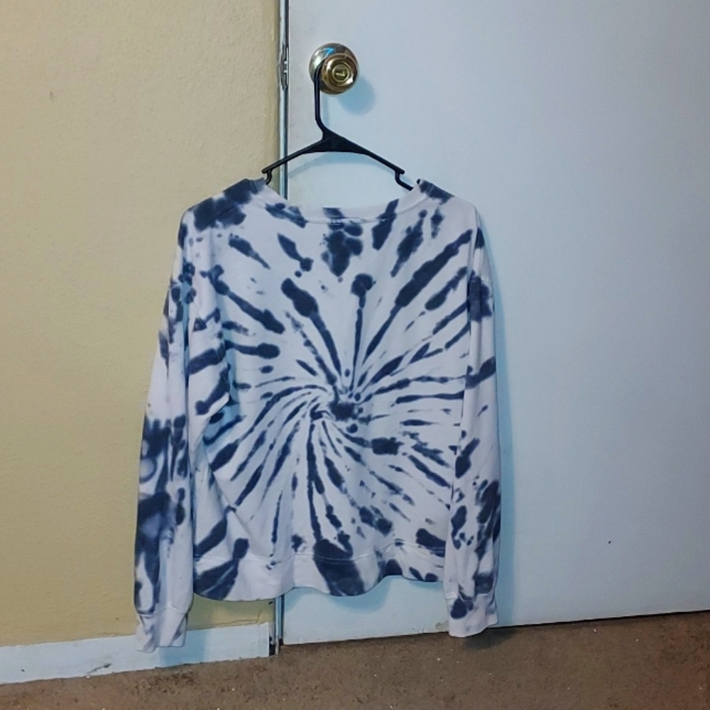 White and dark gray tye dye sweater size Medium